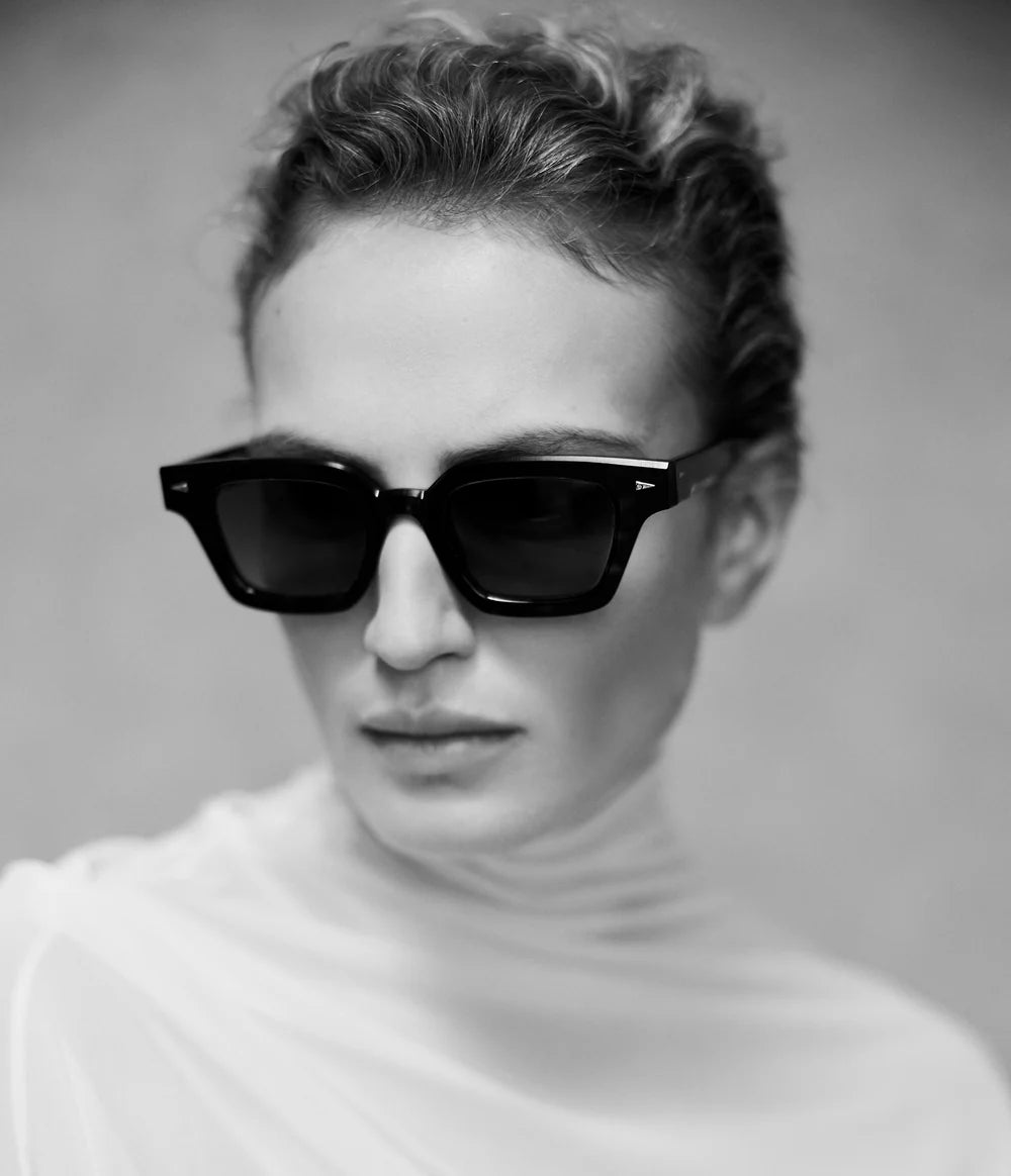 AHLEM BOETIE NAPSZEMÜVEG